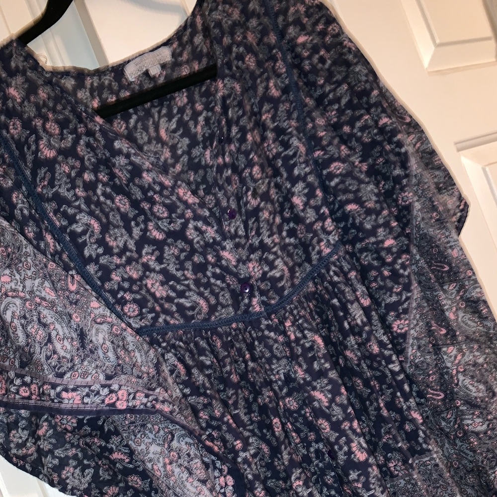 Butterfly sleeves button down - Picture 6 of 6